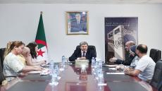 وزير الاتصال يلتقي ممثلي الاتحادية الوطنية للإعلام والاتصال ويؤكد الالتزام بتحسين أوضاع القطاع